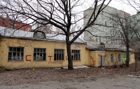 Снесенное строение покойницкой на территории Ново Екатерининской больницы